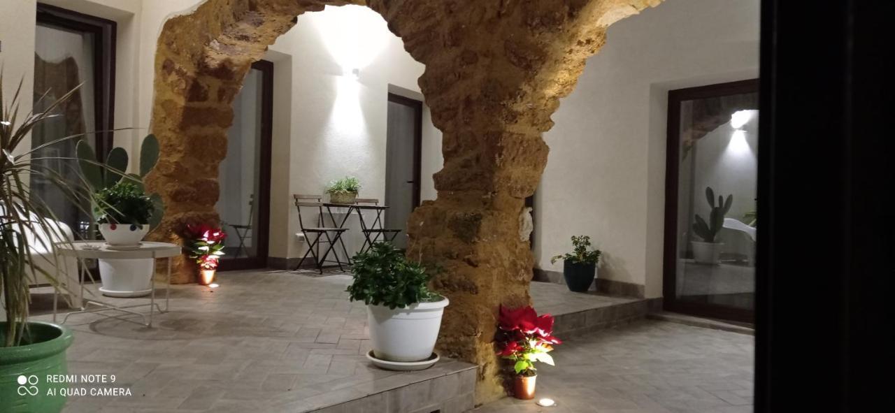 Hotel Cortile Baronello à Agrigente Extérieur photo